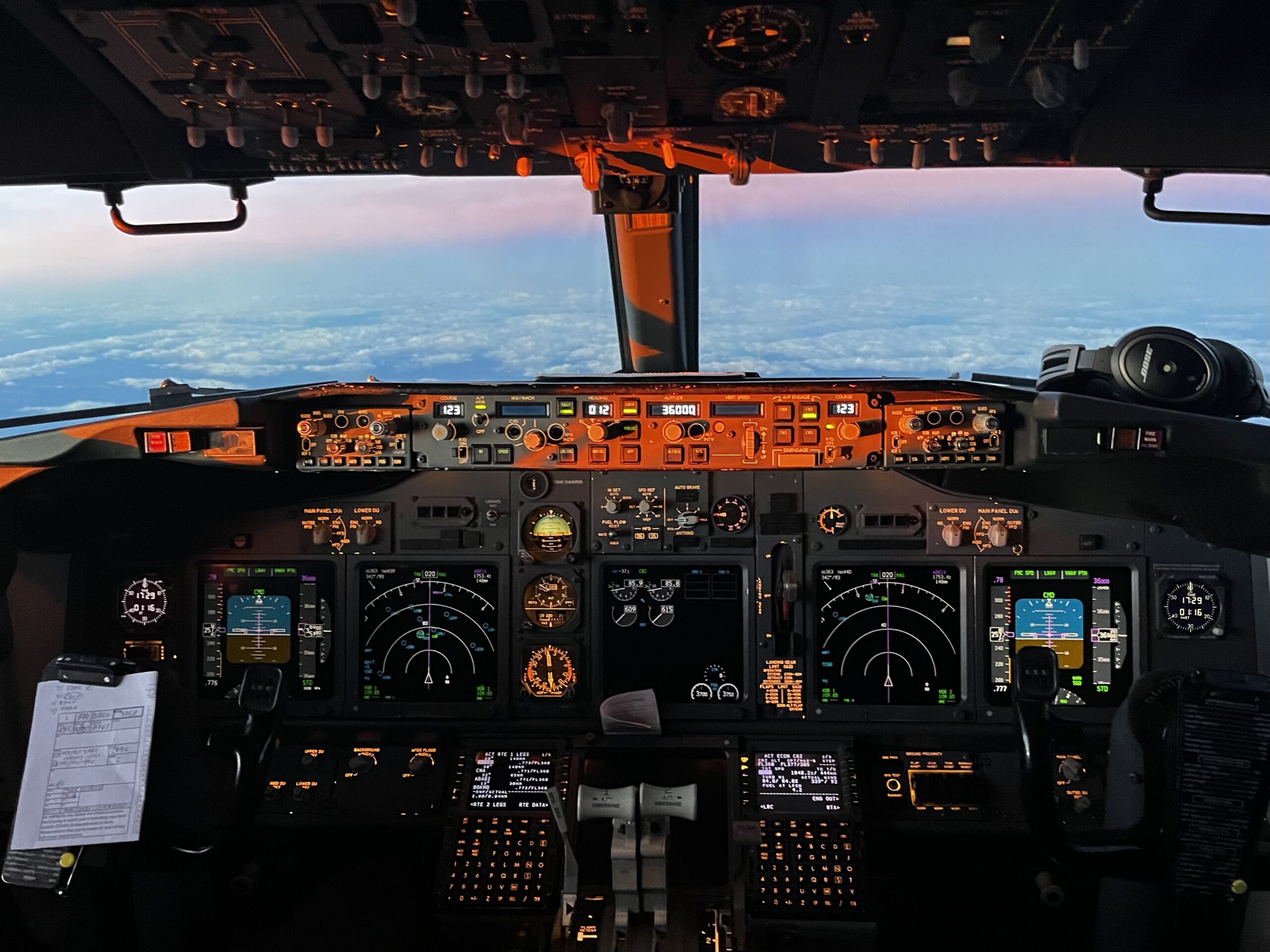737 sunset flight deck